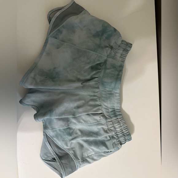Lululemon Hotty Hot Shorts - Picture 1 of 4